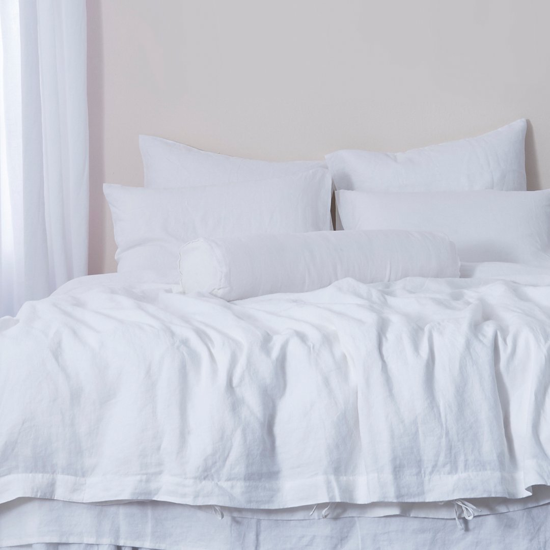 100% Linen Pillowcases on Bed - linenforce